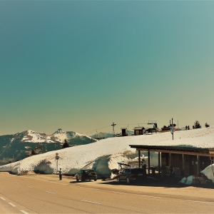 Peisaj de munte in aprilie ,