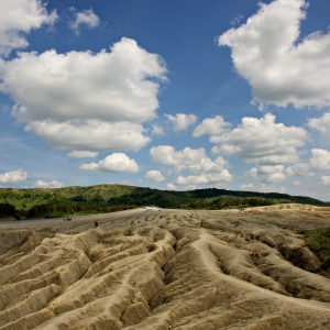 Vulcanii Noroiosi teren semiarid