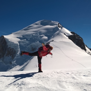 Pot zbura ... pana pe varf si inapoi inca o data