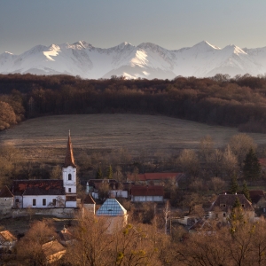 Solitar între coline