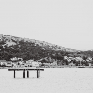 Unde muntele atinge marea